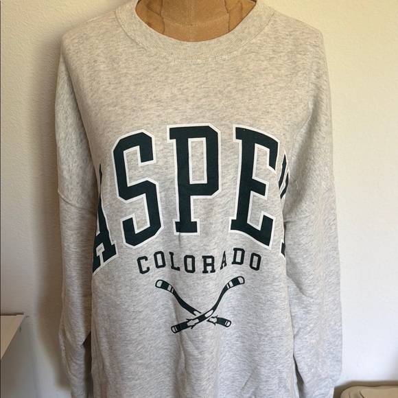 Abercrombie & Fitch Tops - Abercrombie & Fitch Aspen Colorado Sweatshirt